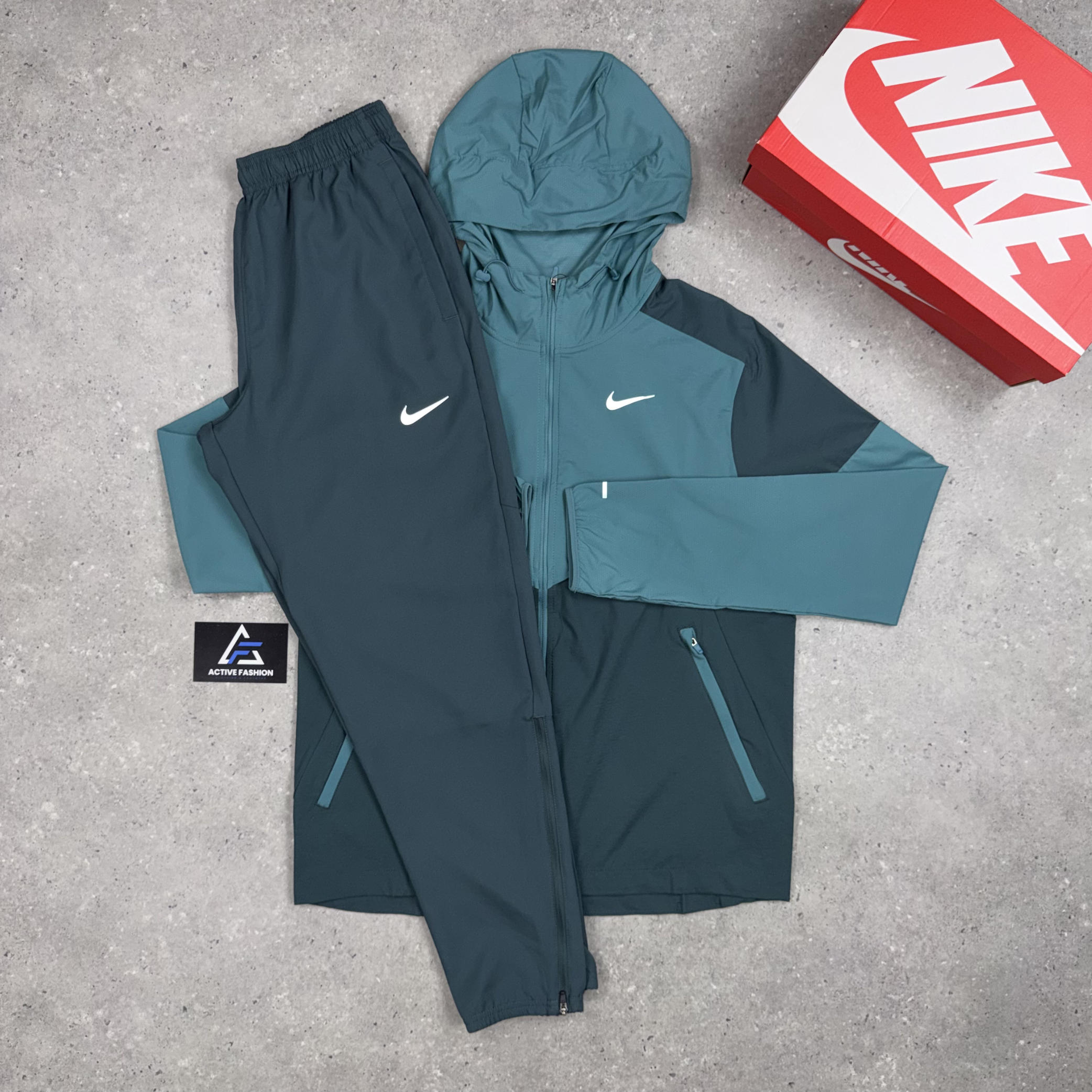 Nike UV Windrunner Jacket, Nike Miler T-Shirt, Nike 7" Challenger Shorts & Challenger Pants Set Mineral Teal