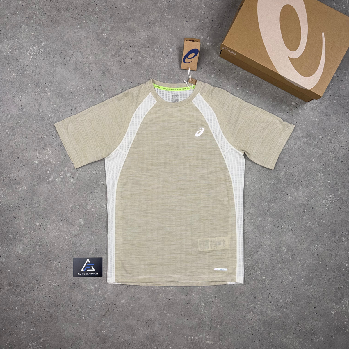 Asics Road T-Shirt Cream & Grey 7" Core Shorts Set