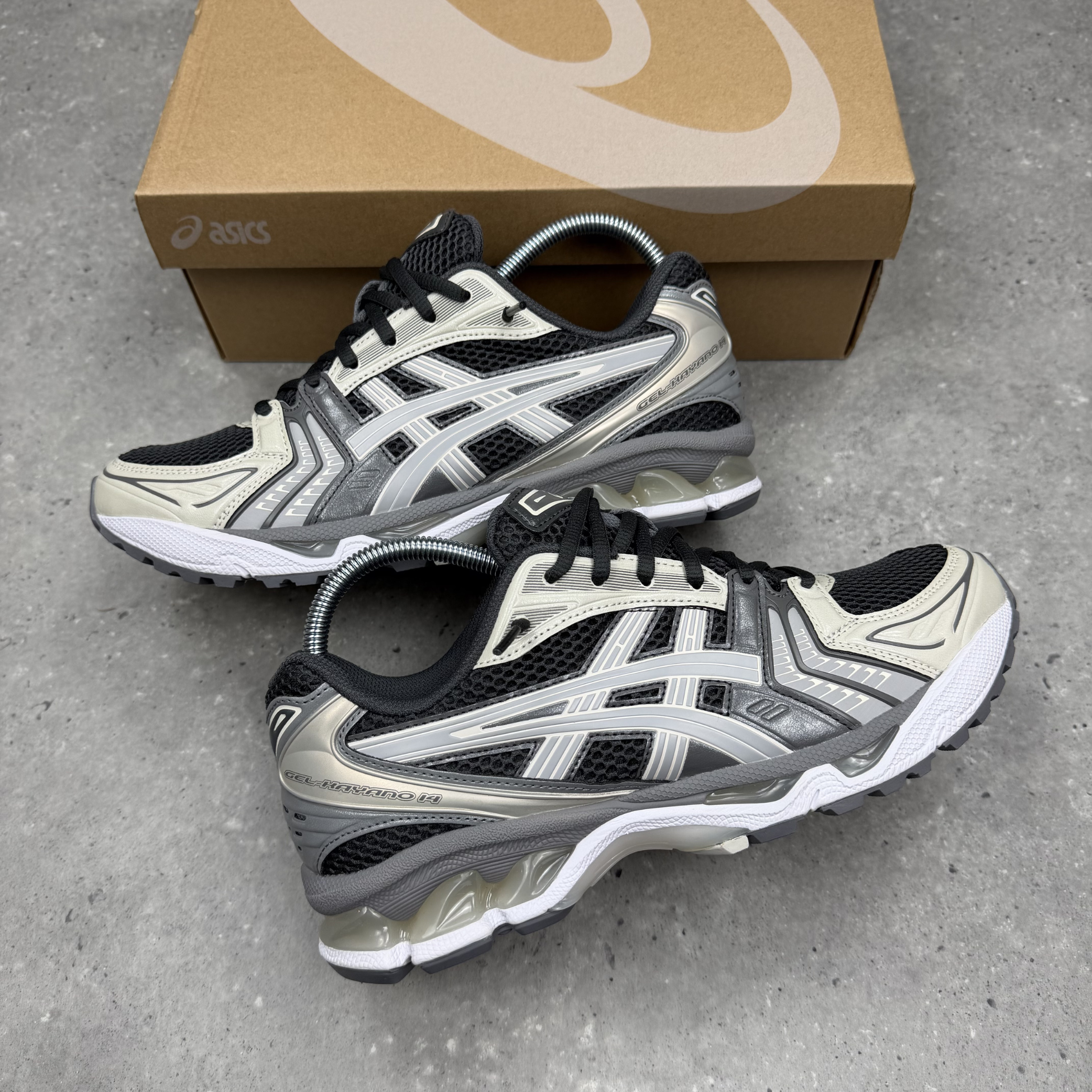 Gel Kayano 14 Obsidian Cement