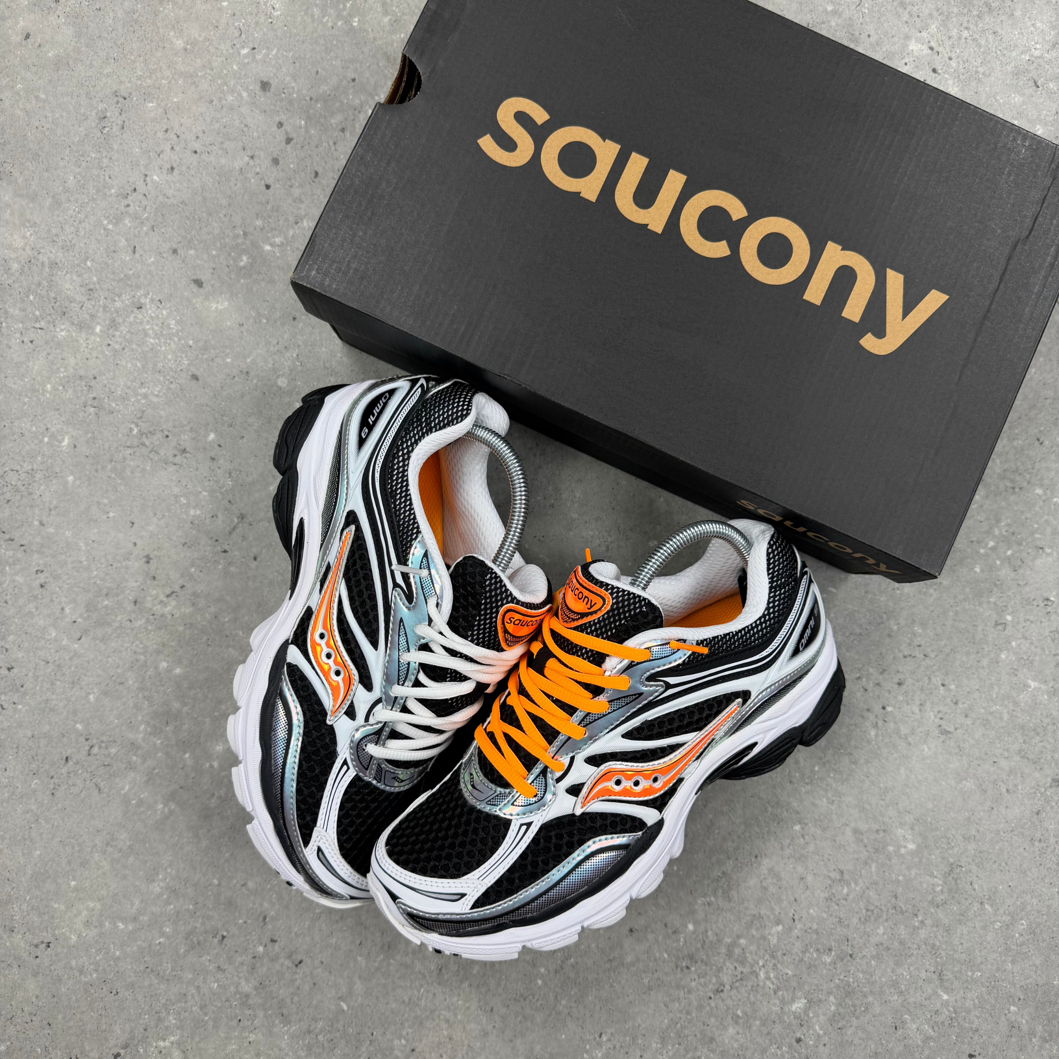 Saucony Progrid Omni 9 VO2 Black/Orange