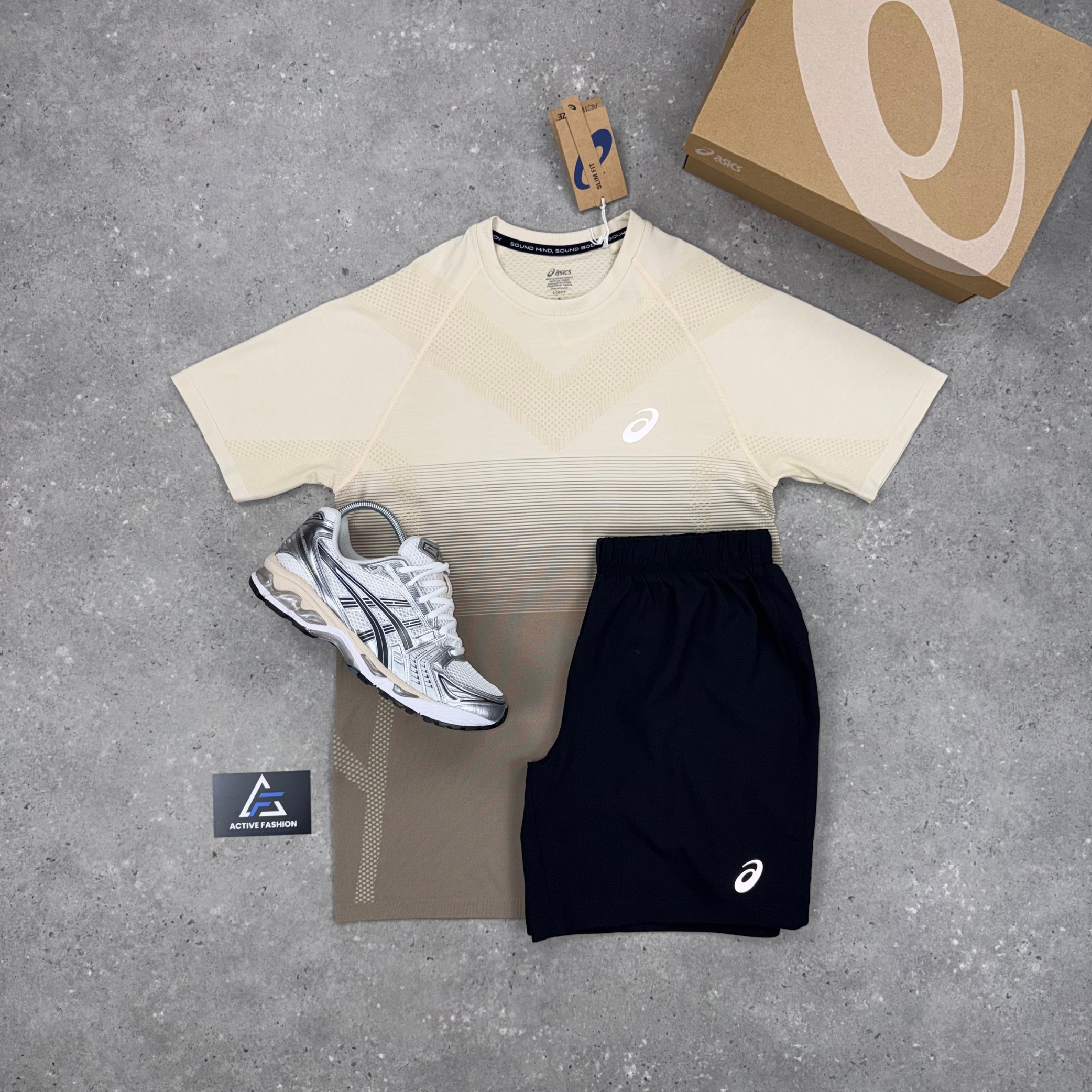 Asics Beige Seamless T-Shirt & Black Challenger Shorts Set