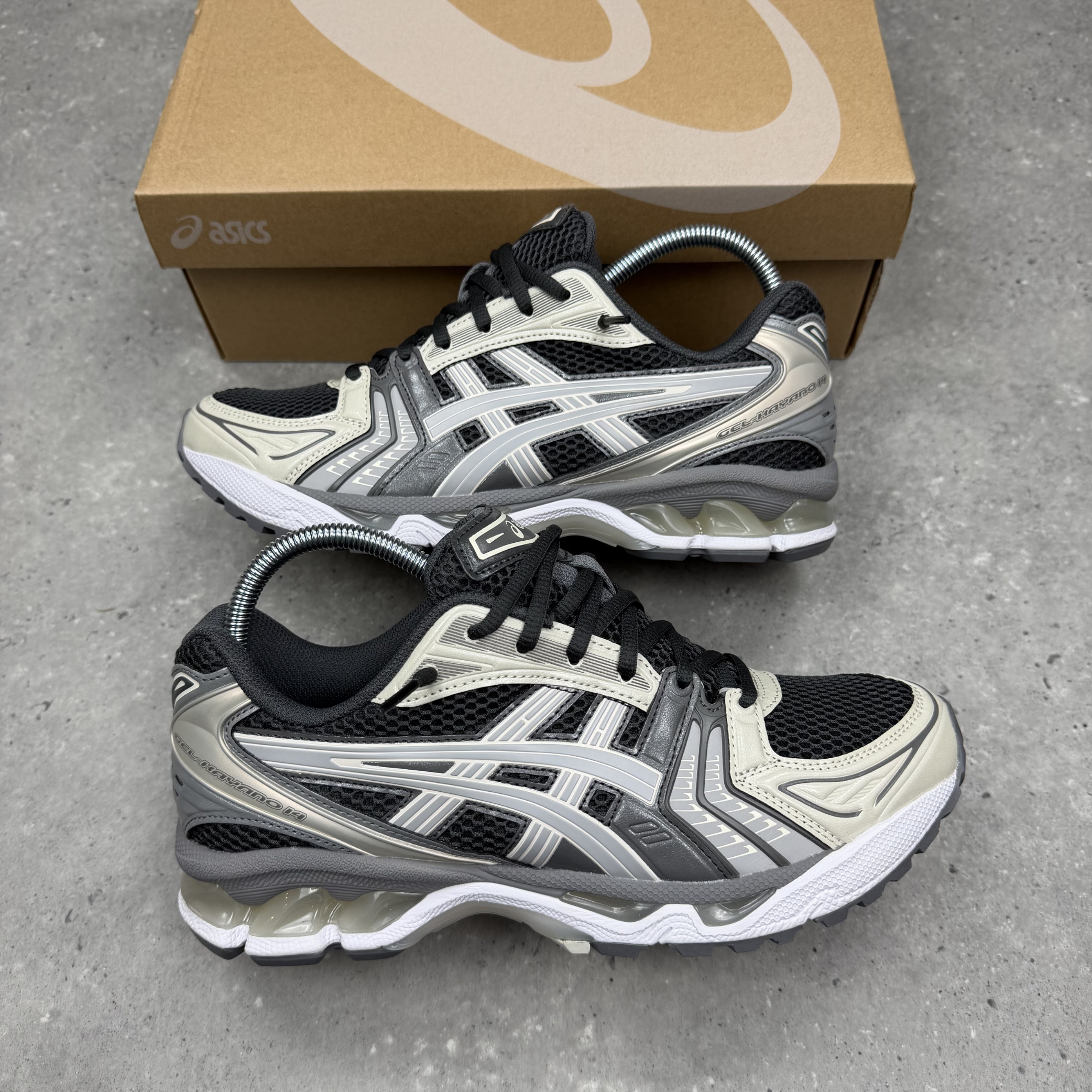 Gel Kayano 14 Obsidian Cement