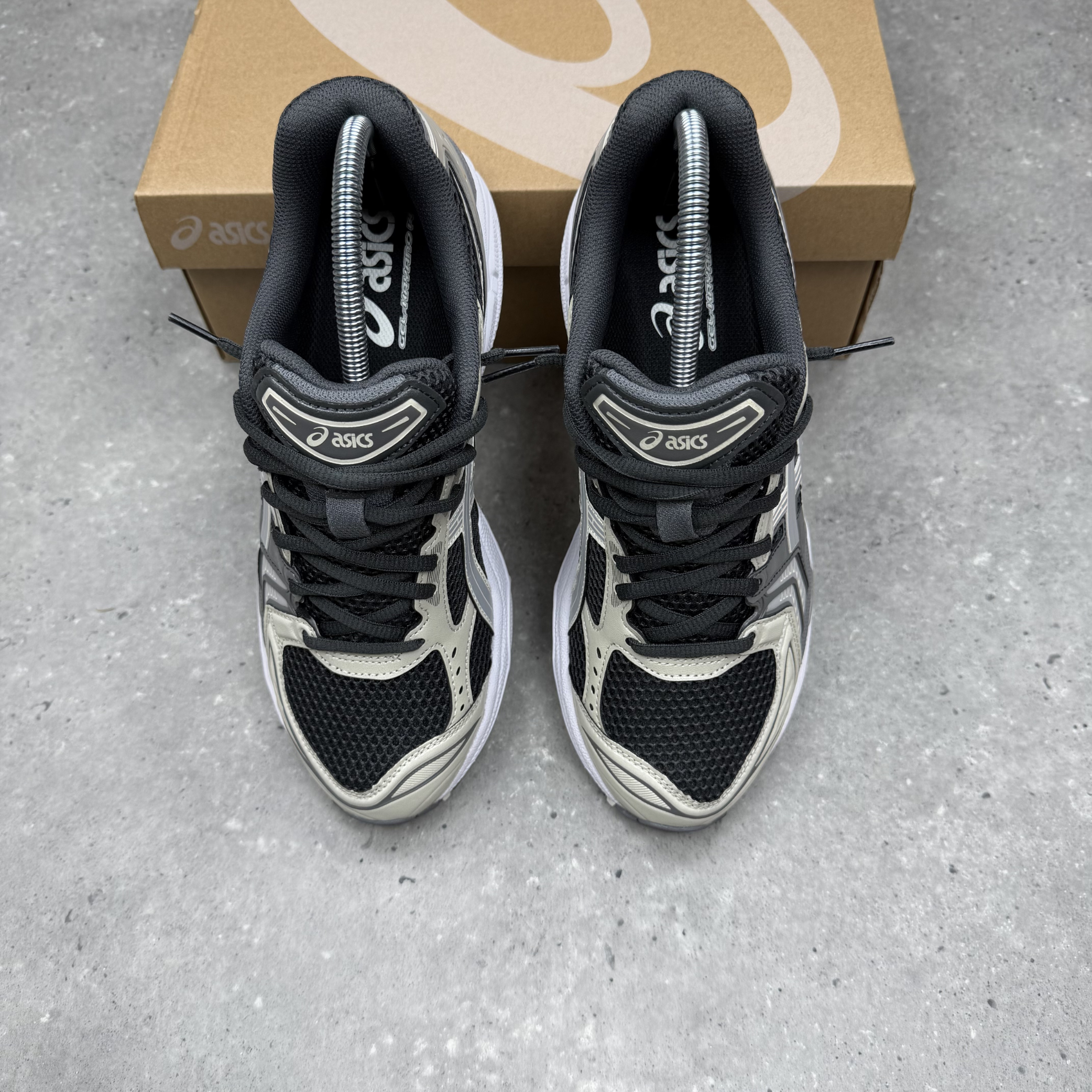 Gel Kayano 14 Obsidian Cement