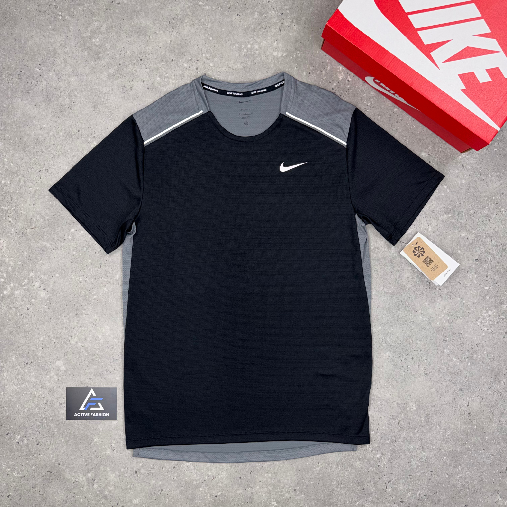 Nike Miler T-Shirt Black/Grey & 7" Black Challenger Shorts Set