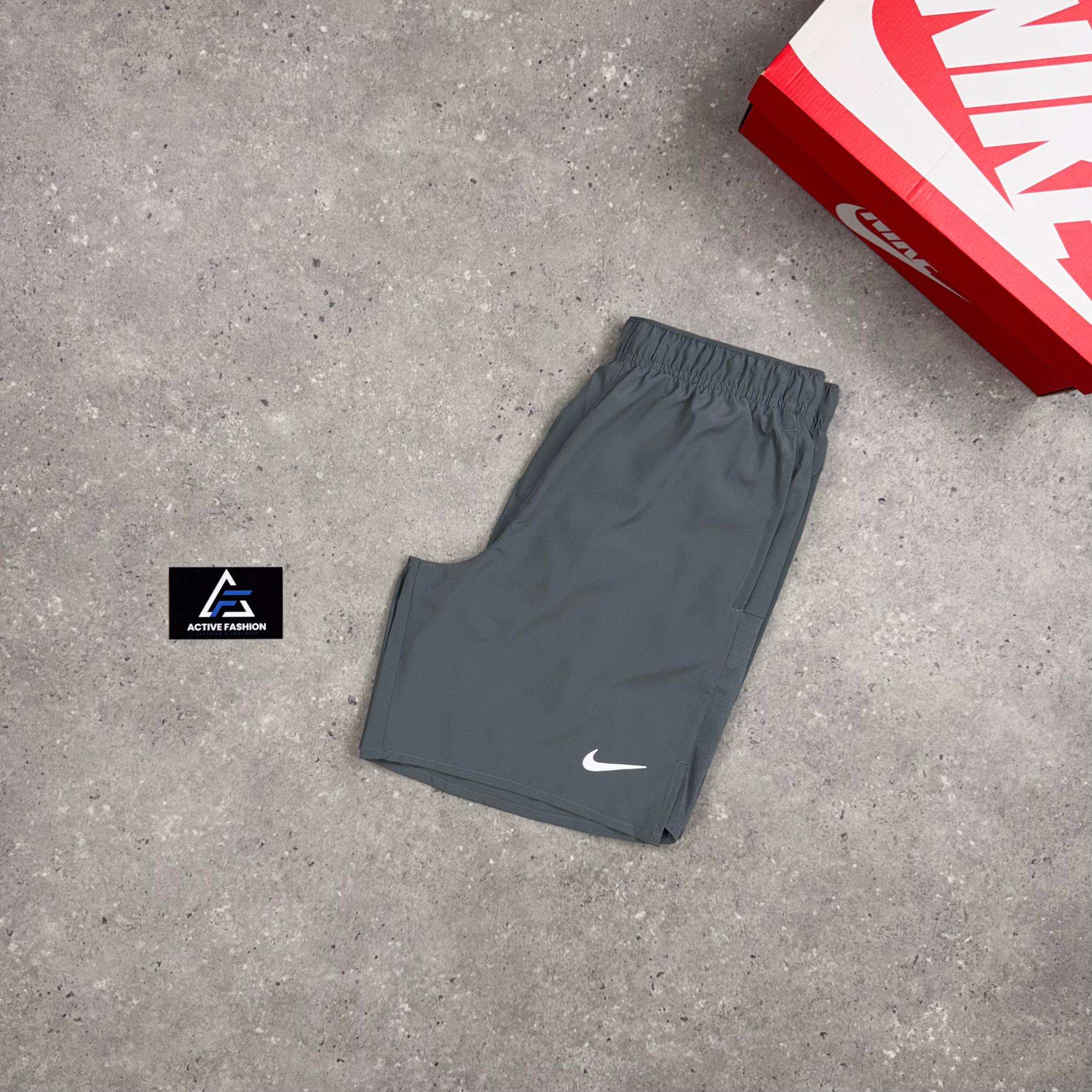 Nike Miler T-Shirt Black/Grey & 7" Grey Challenger Shorts Set