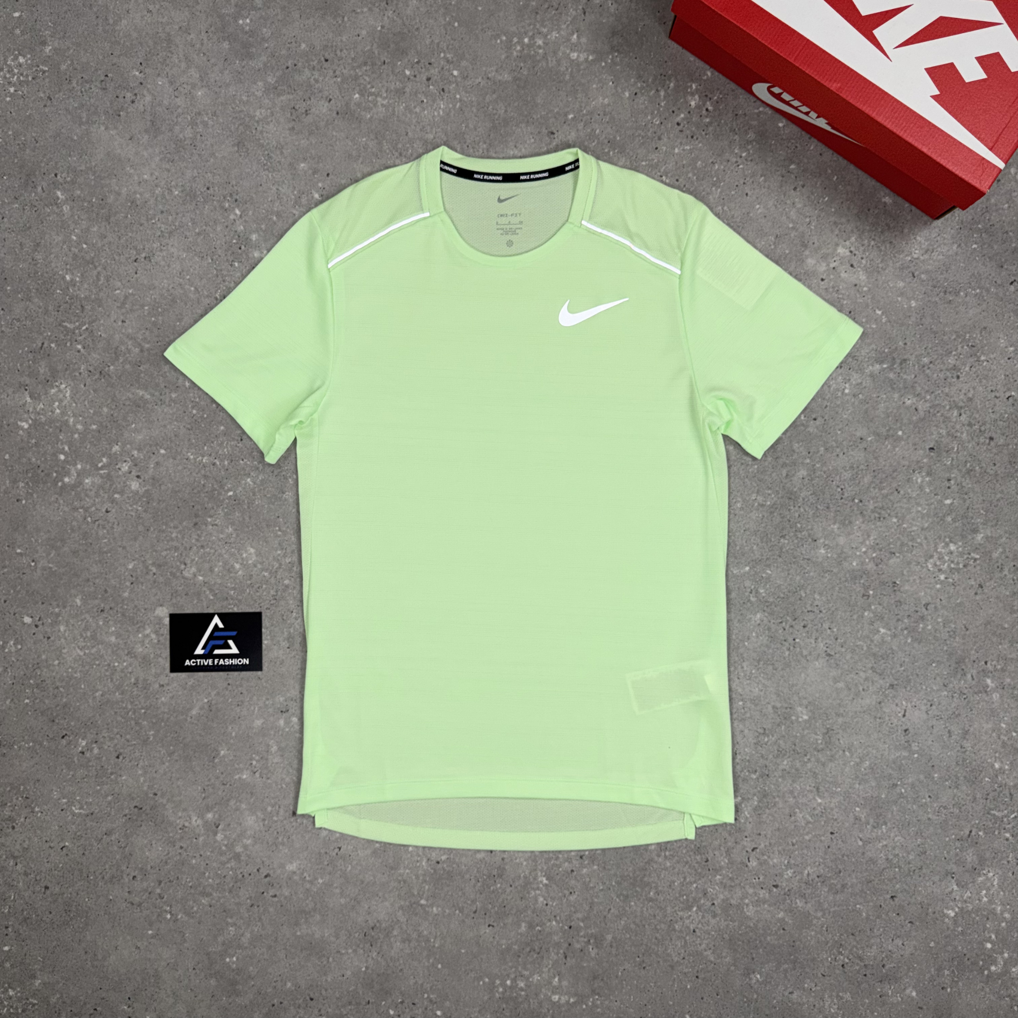 Nike Miler T-Shirt Vapour Green & Black 7" Challenger Short Set