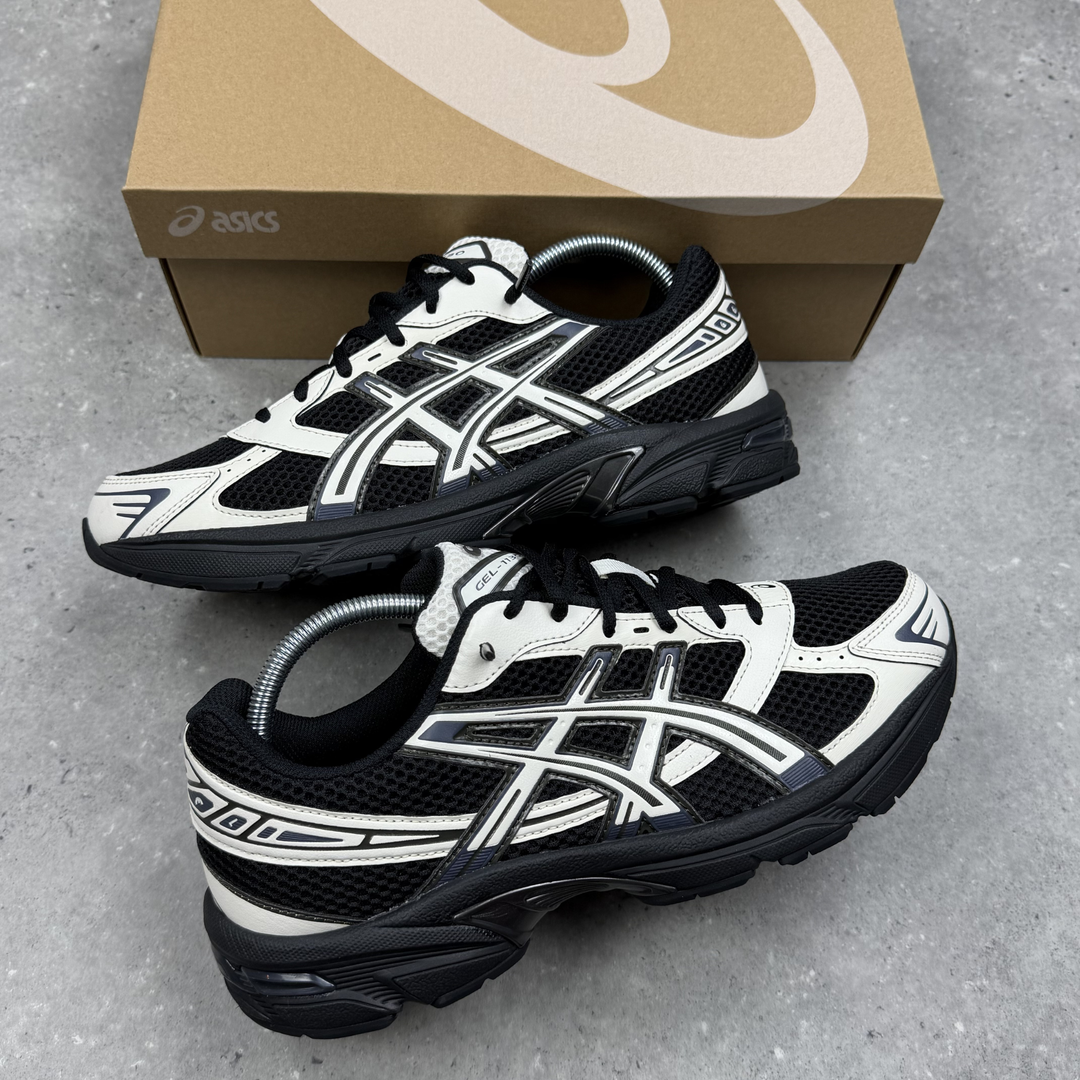 Asics Gel 1130 Cream Black trainers, view 2