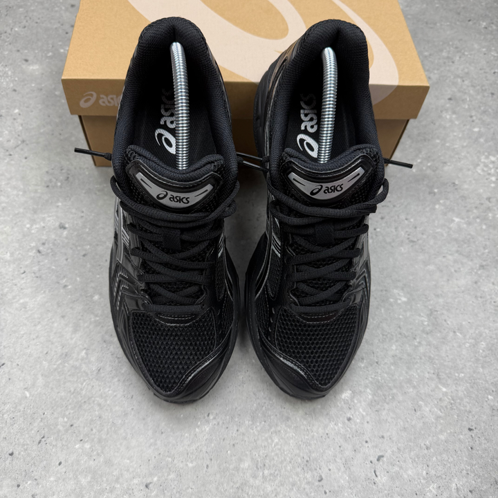 Asics Gel Kayano 14 Black Pure Silver trainers, view 3