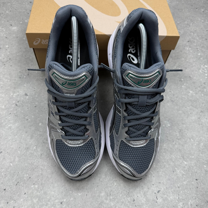 Asics Gel Kayano 14 Metropolis Jasper Green trainers, view 3