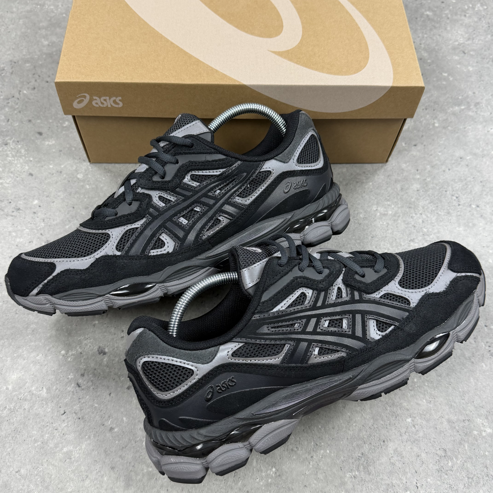 Asics Gel NYC Graphite Grey Black trainers, view 2