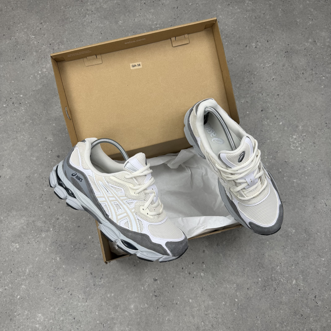 Asics Gel NYC White Cream trainers, view 3