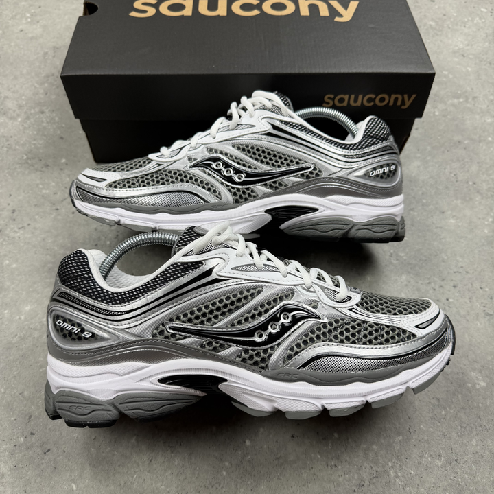 Saucony Progrid Omni 9 Grey Silver Black trainers